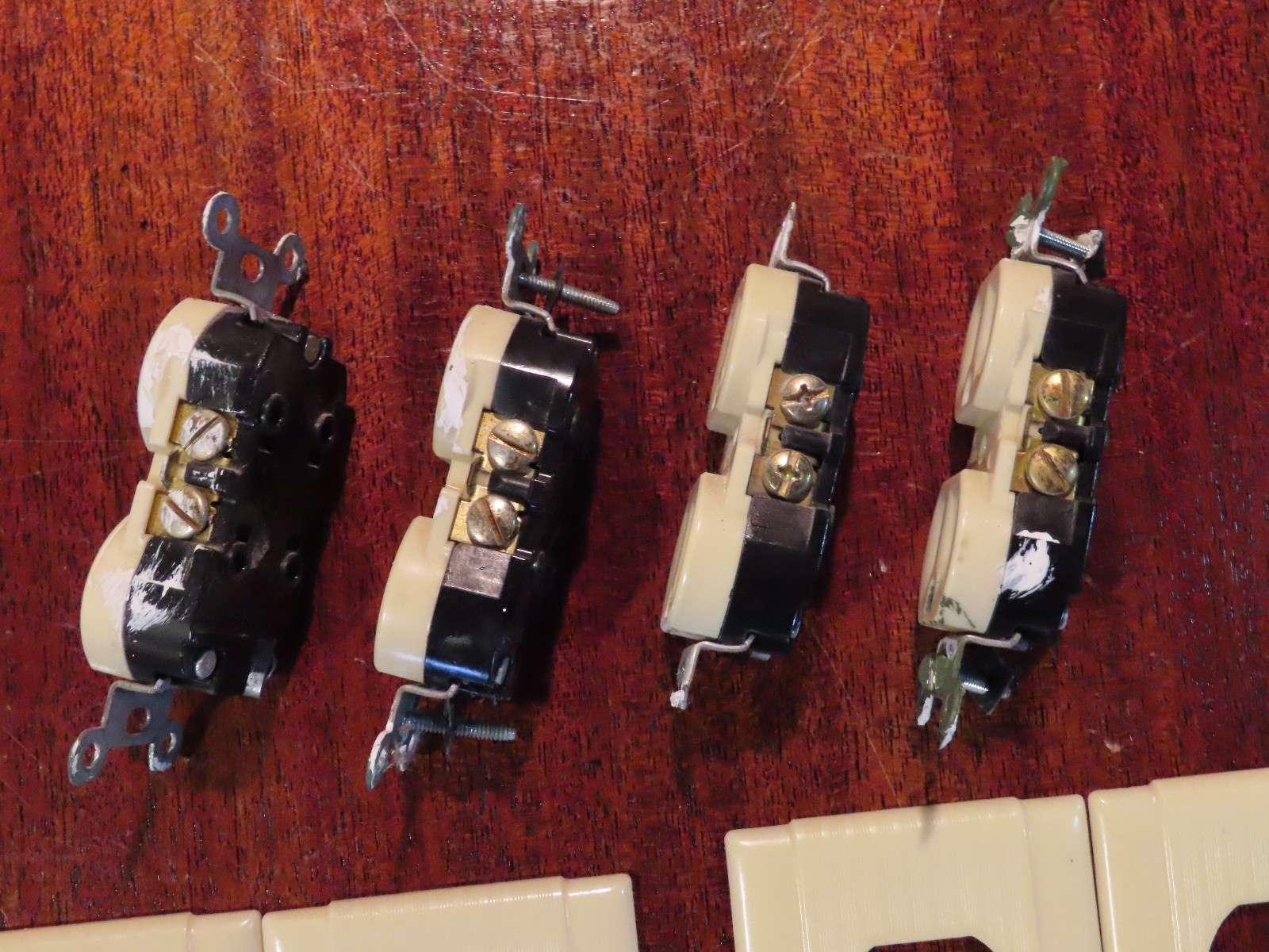 Vintage UNILINE Ribbed Bakelite Outlets and covers Duplex Cover ivory MCM Bryant