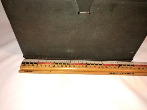 Antique Tin lunch box with latch and handle farmhouse cottage decor - Picture 5 of 10