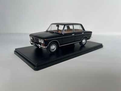 1977 Lada 1500 Black 1:24 WhiteBox VAZ 2103 Model Car Diecast