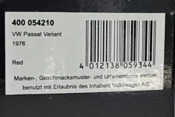 VOLKSWAGEN PASSAT VARIANT 1976 1^serie  Rosso  Minichamps   1:43 - Immagine 4 di 4