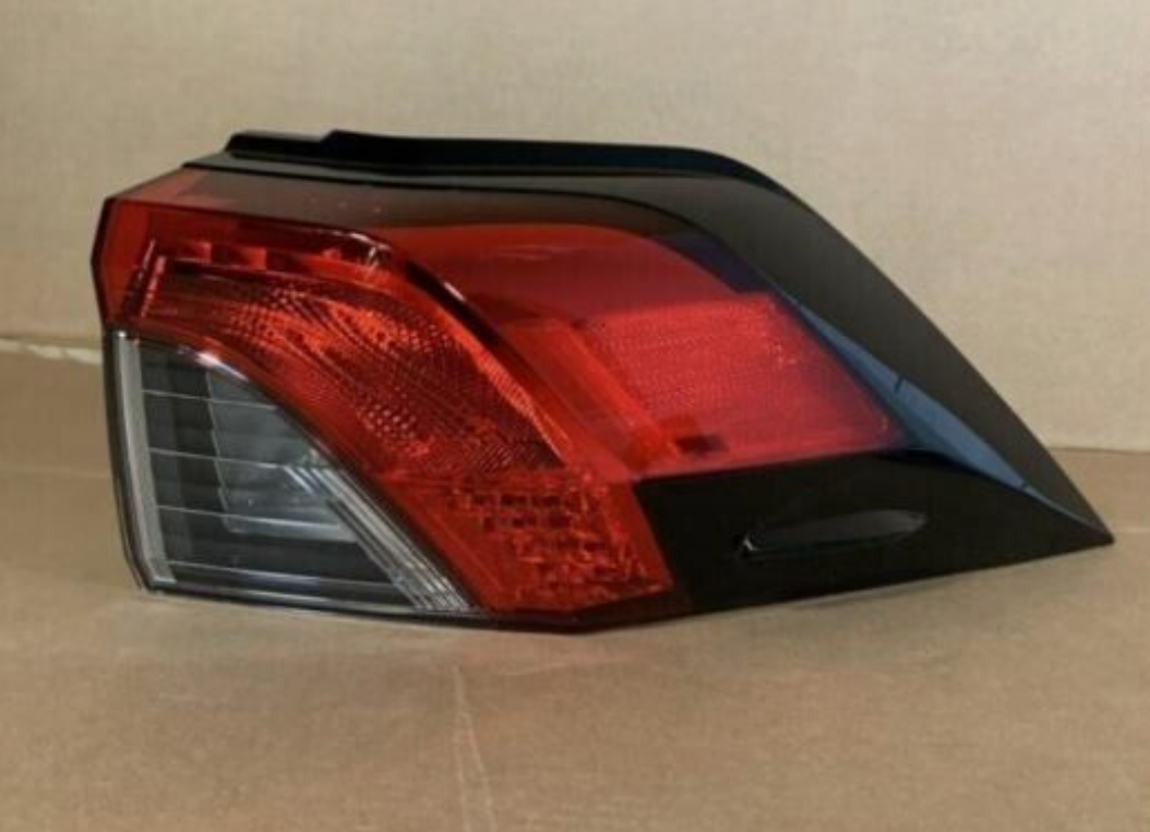 TOYOTA GENUINE RAV4 Driver Tail Light Quarter Panel Mounted 81561