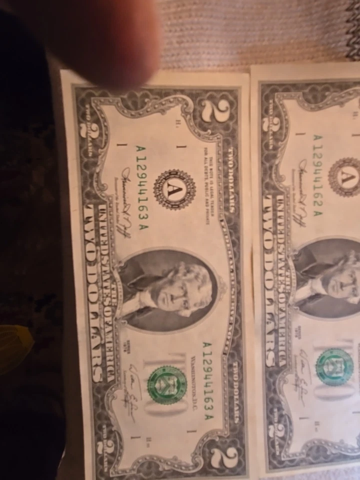 1976 2 Dollar Bill Off Center Strike  Consecutive Serial Number And Error Rare! - Image 4 of 4