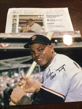 WILLIE MAYS AUTOGRAPHED 8x10 WITH SHEET