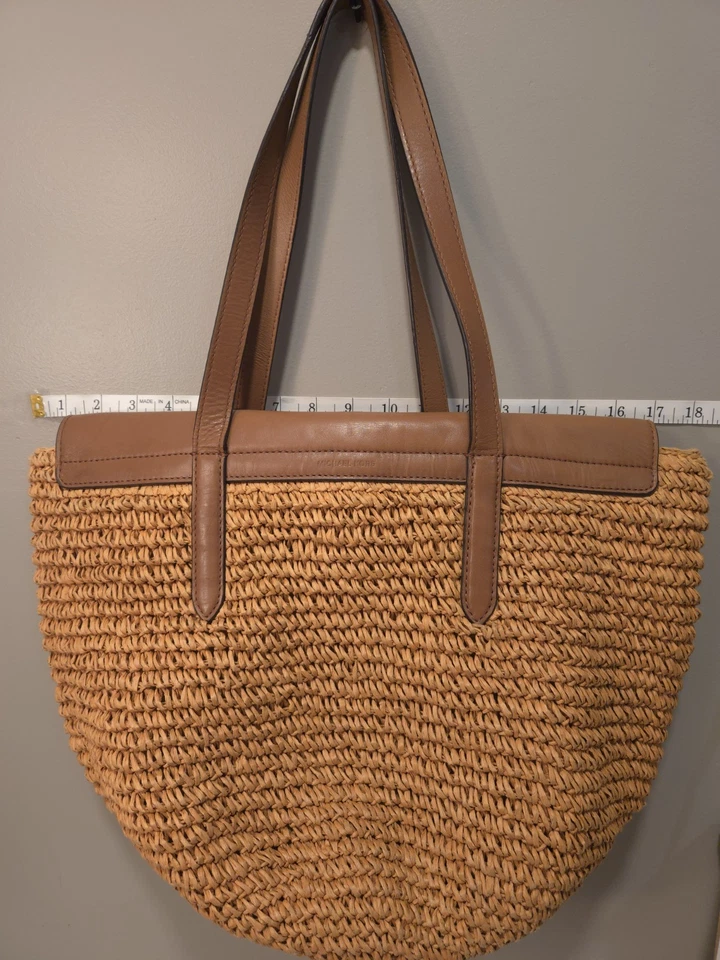 Michael Kors  Large Woven Straw Tote Bag Purse, Tan Leather Trim, Gold Hardware - Image 4 of 4