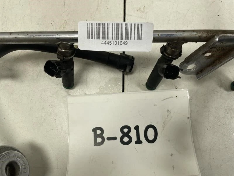 2002 FORD MUSTANG 6 CYL INJECTOR RAIL w/ INJECTORS OEM+ - Image 2 of 4