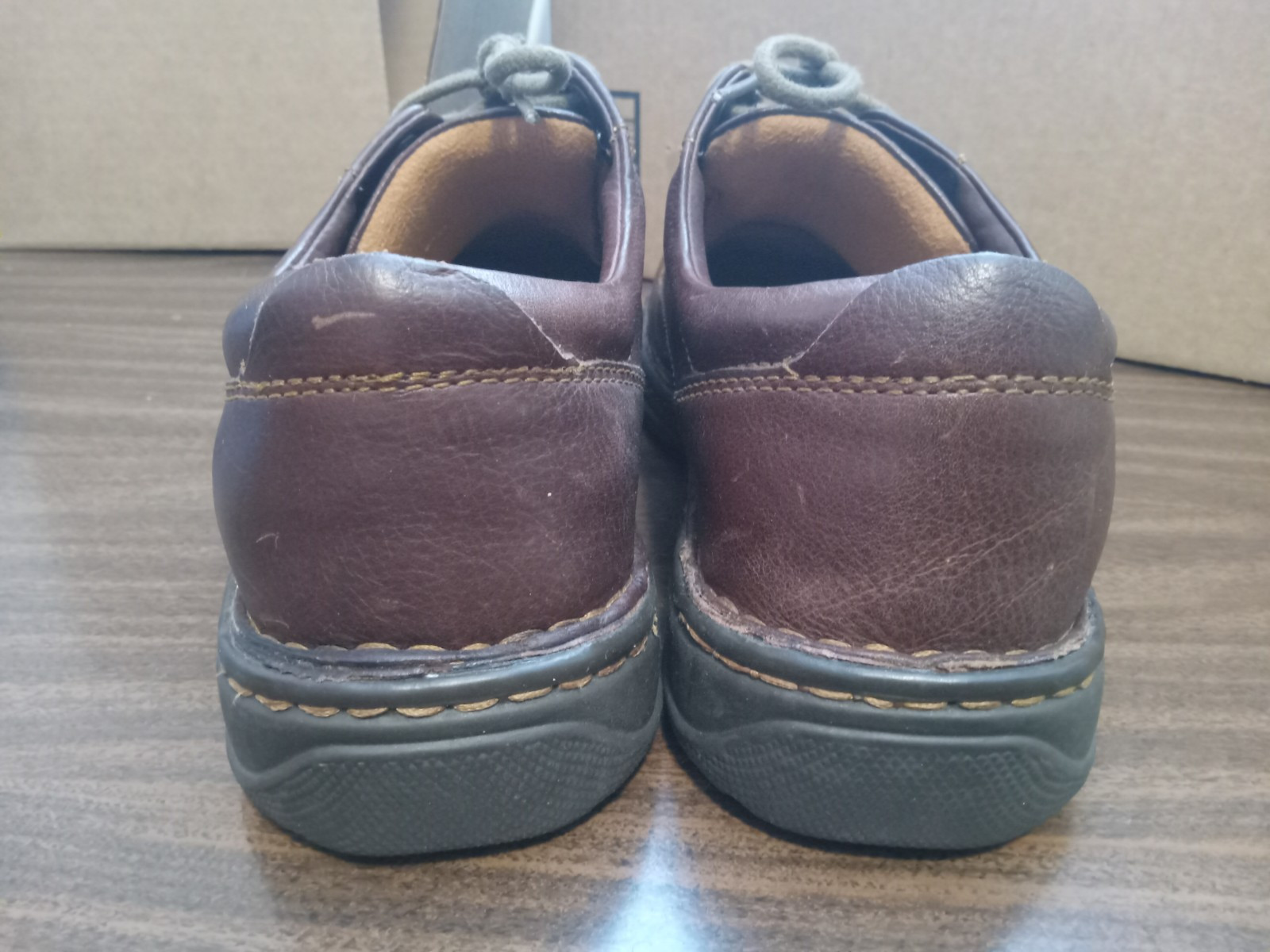 SAOLA Scarpe eleganti Oxford Born Hutchins II da uomo taglia 9 in pelle marrone stringate M6660