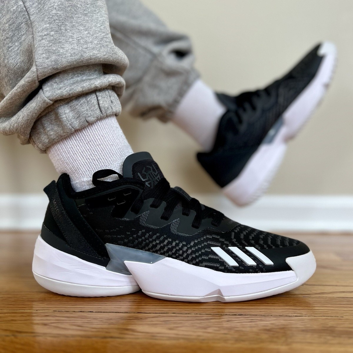 ADIDAS D.O.N ISSUE 4 ブラック (サイズ 28.0 cm) Amazon | [アディダス] D.O.N. ISSUE 4 コアブラック/カーボン