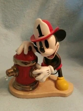 WDCC Disney - Mickey Mouse - Fireman To The Rescue - From Mickey's Fire Brigade