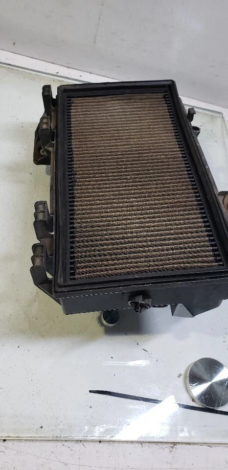 Conjunto de caja de filtro de filtro de filtro de aire Audi TT 2001-2006 3,2 L FABRICANTE DE EQUIPOS ORIGINALES Foto 2 de 4