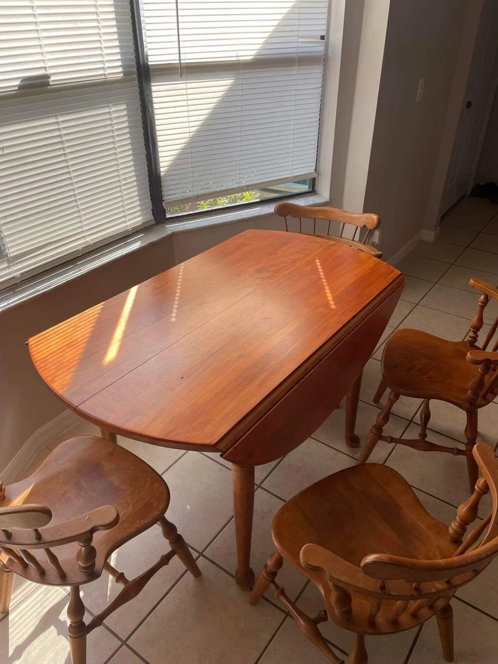 Juego de comedor vintage Ethan Allen Foto 2 de 4