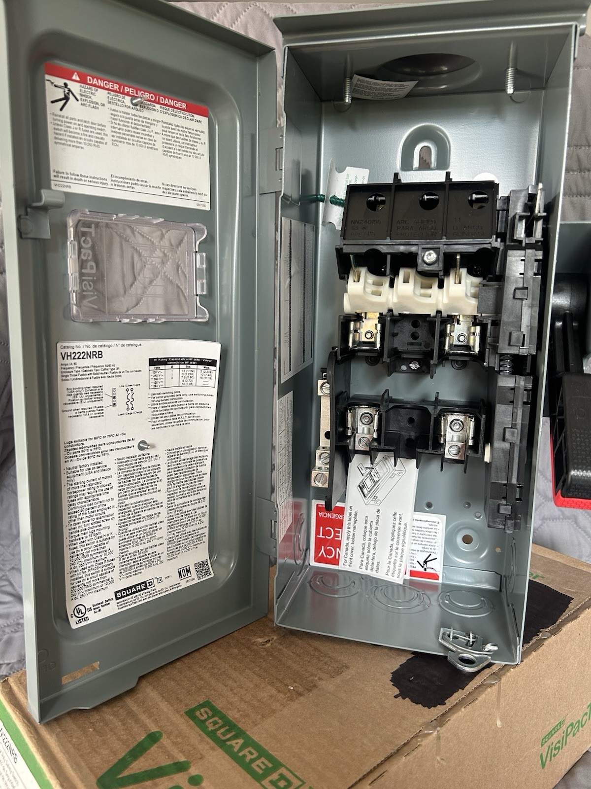 Square D by Schneider Electric Disconnect VH222NRB- New in Box