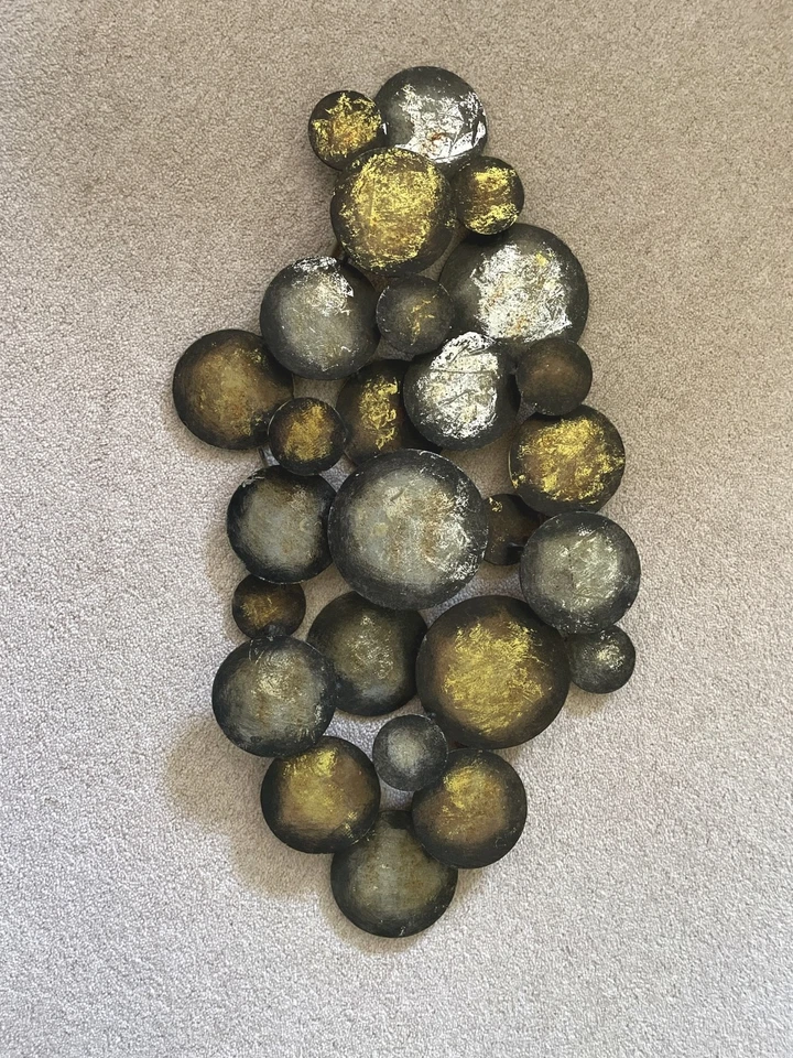 Metal Wall Art Decorative Gold Bronze Circle Wall Mounted Feature 40x70cm - Image 1 of 1