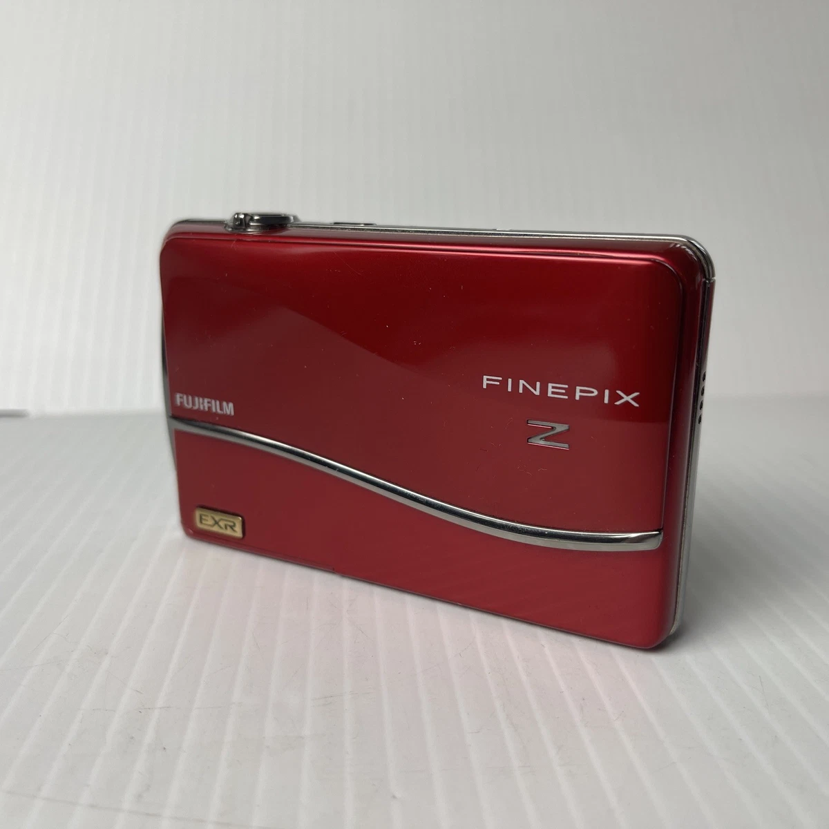 Fujifilm FinePix Z レッド 本体とバッテリー Fujifilm FinePix Z Series Digital Cameras 12-13.9 MP Maximum