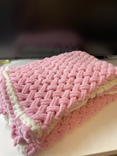 Handmade Chunky Knit Baby Blanket Pink White Textured Super Soft Plush 46x62 - Picture 1 of 5