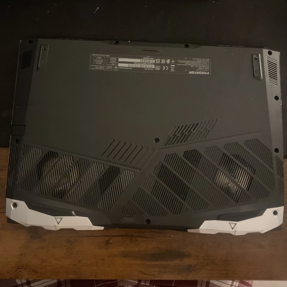 Acer Predator Helios 300 Laptop i7-10750H, RTX 3060, 16GB RAM, 1TB SSD - Bild 3 von 4