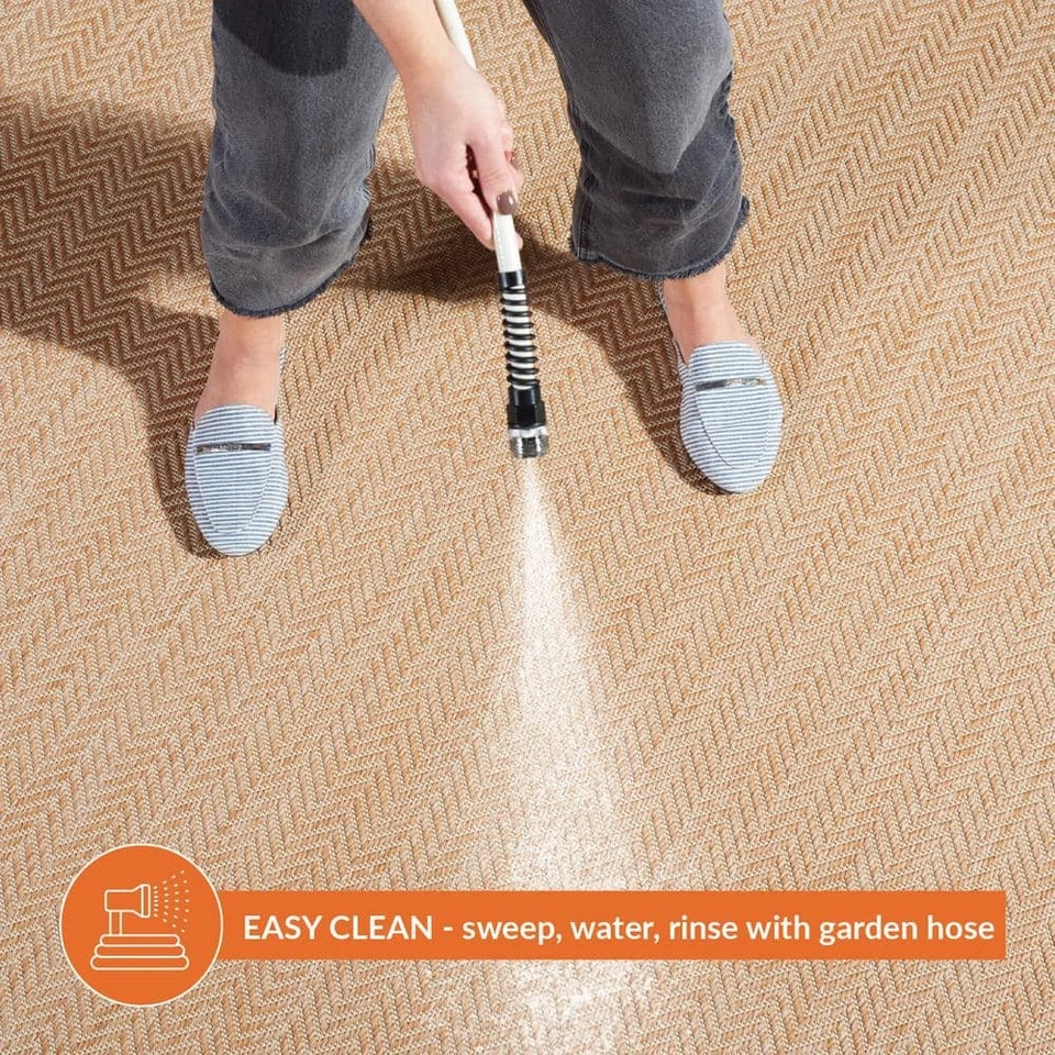 SAFAVIEH Courtyard Gray Doormat 2 ft. x 4 ft. Solid Patio Area Rug - Image 4 of 4