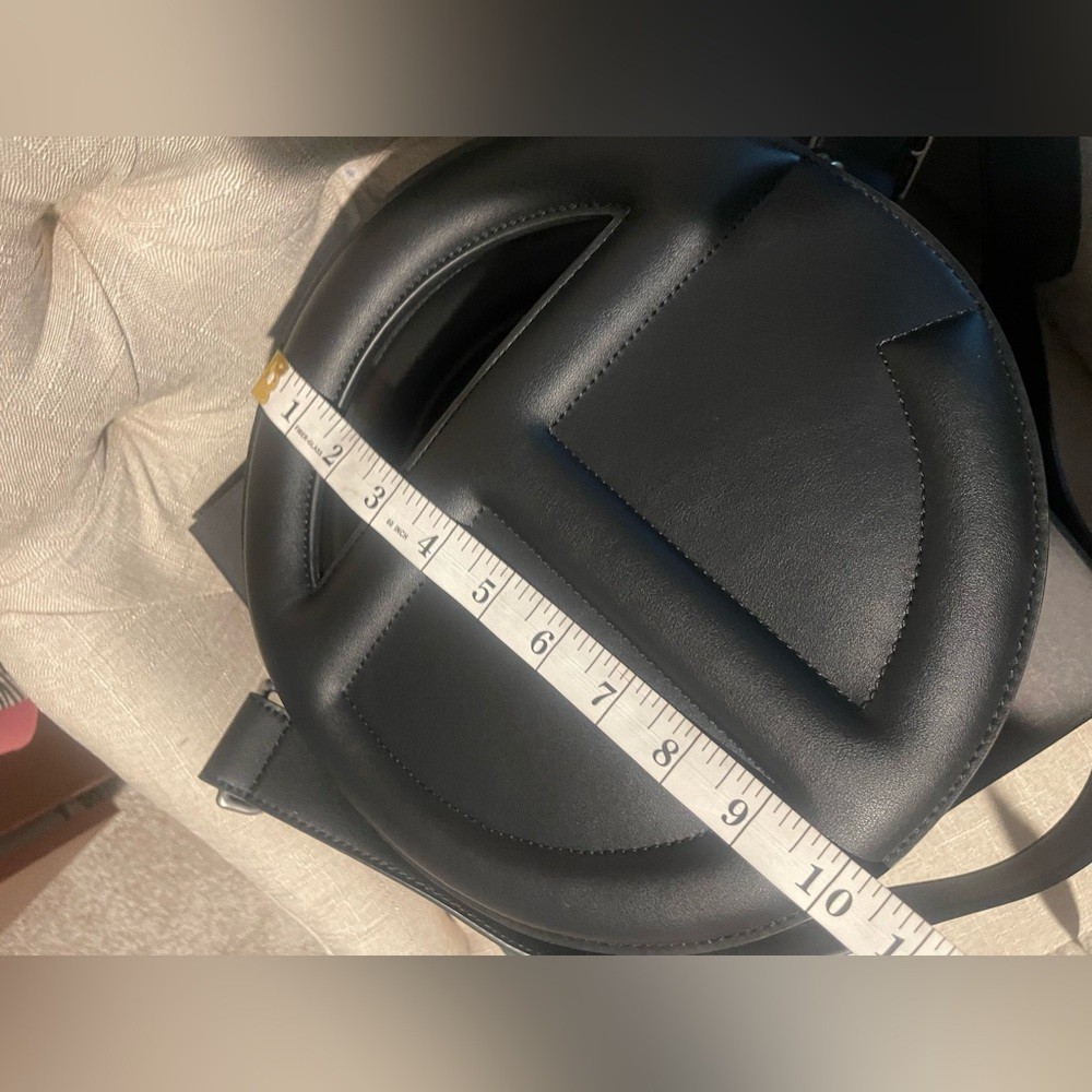 Authentic Telfar Circle bag — image 6