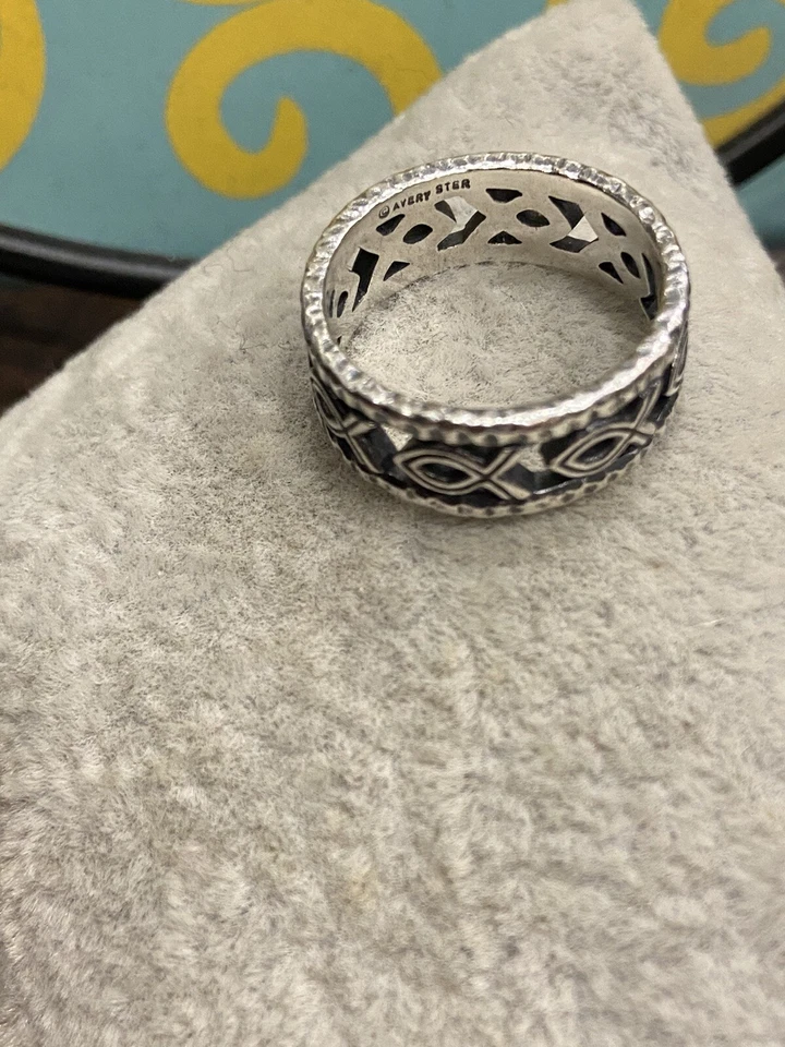 Anillo Ichthus Continuo Martillado Plata Esterlina James Avery Retirado Raro Talla 7 Foto 3 de 4