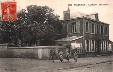 POSTCARD - HELESMES - NORTH 59 - THE TOWN HALL - SCHOOLS