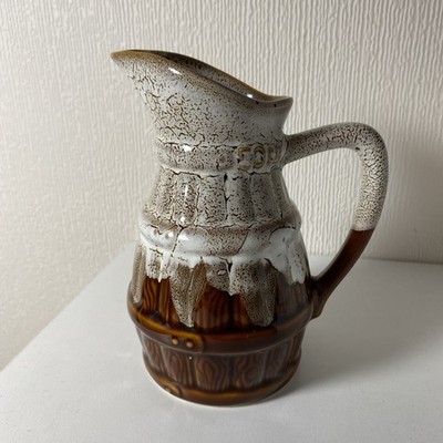 Vintage Revol Weinkrug/Krug. Französisches Holzimitat Fass Design, weiße Tropflasur