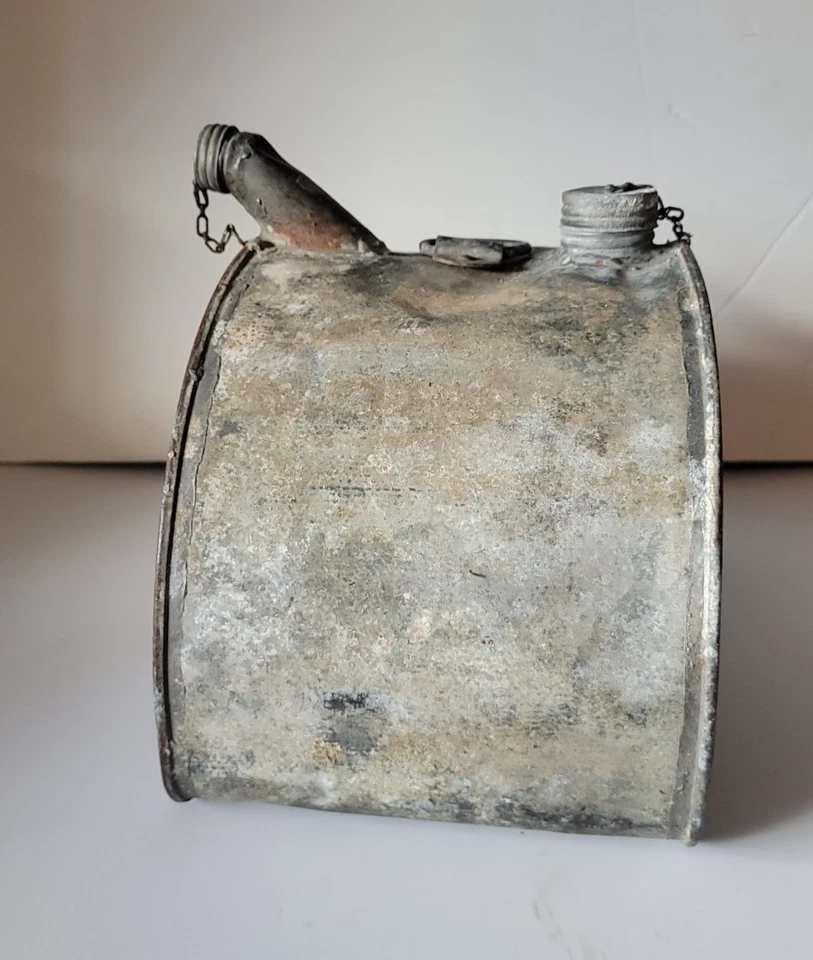 Antigua lata de gasóleo Boyco de plata de los años 20 vintage en buen estado usada. Foto 4 de 4