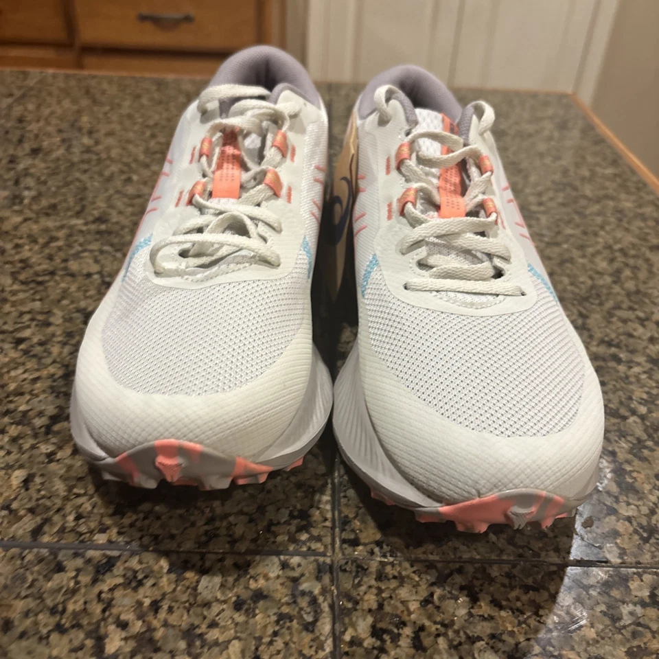 Zapato para correr Asics Gel-Excite Trail 2 para mujer talla 12 colorido Foto 3 de 4