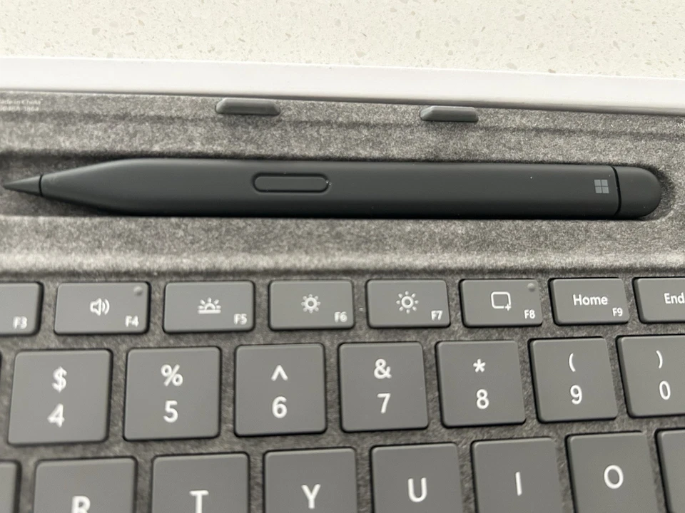 Microsoft Surface Pro Keyboard & Slim Pen Platinum Gray NEW IN OPEN BOX - Image 4 of 4