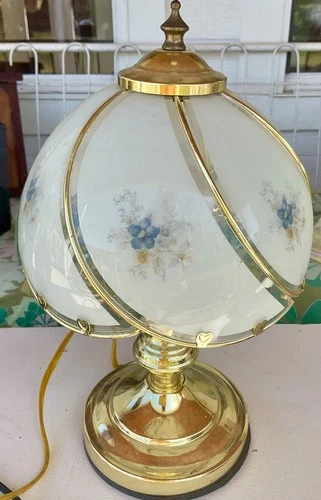 Vtg  3-Way Gold Tone Touch Accent Lamp 6 Swoop Blue Floral Glass Panels 15” tall