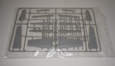 TRUMPETER F/A-18F SUPER HORNET 03205  PARTS  SPRUE U-LEADING&TRAILING FLAPS 1/32