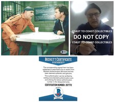 Jeffrey Tambor signed Arrested Development 8x10 photo Beckett COA Proof auto