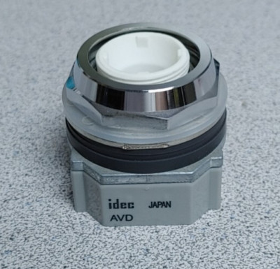 IDEC AVD-300 PUSH BUTTON BODY NEW!! QUANTITY!! WOW!! READ!!