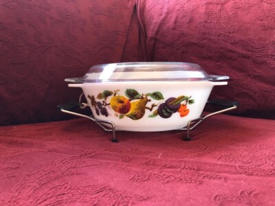 Vintage JAJ Pyrex Auflaufform, Kent Orchard Fruits, mit Deckel und Ständer.  1,5L