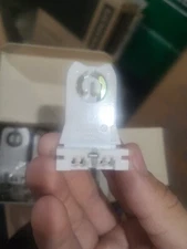 LEVITON White Florescent Lamp Holder (Comes 10 In Each Purchase) 660W-600V 