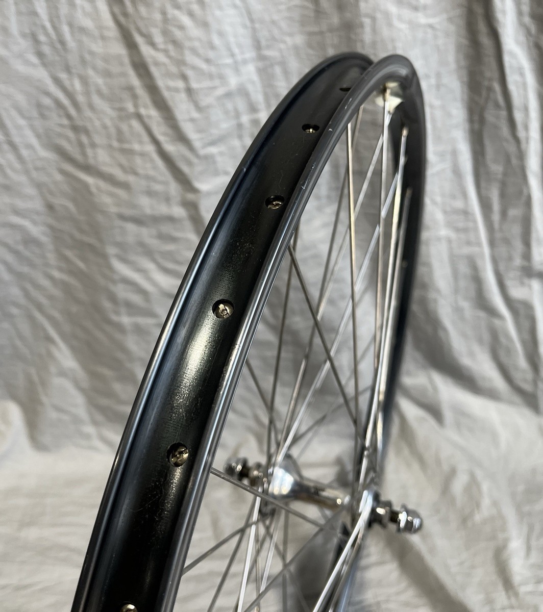 Suntour XC Hubs / Araya RM-20 Wheelset MTB 26