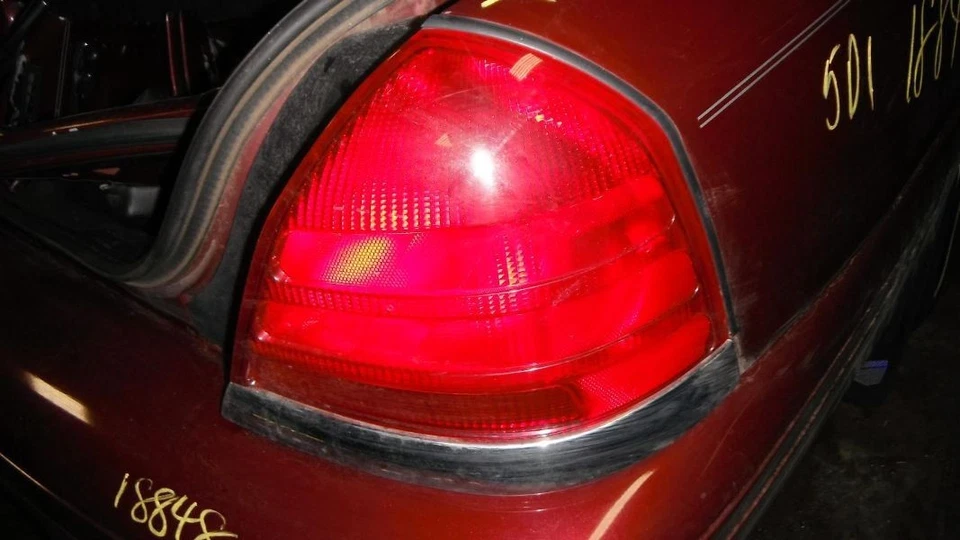 Condensador de CA compatible con 06-11 Crown Victoria 1396687 Foto 3 de 4