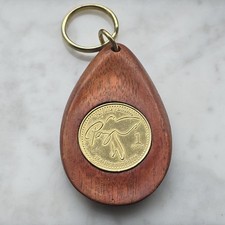 Vintage Guatemala 1999 1 Quetzal Coin Wood Keychain Peace Accords Souvenir