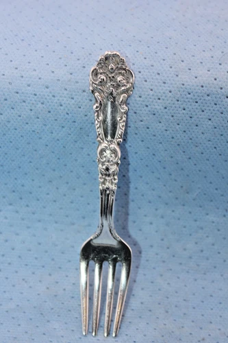 REED & BARTON STERLING SILVER BABY FORK 1941 FRENCH RENAISSANCE PATTERN