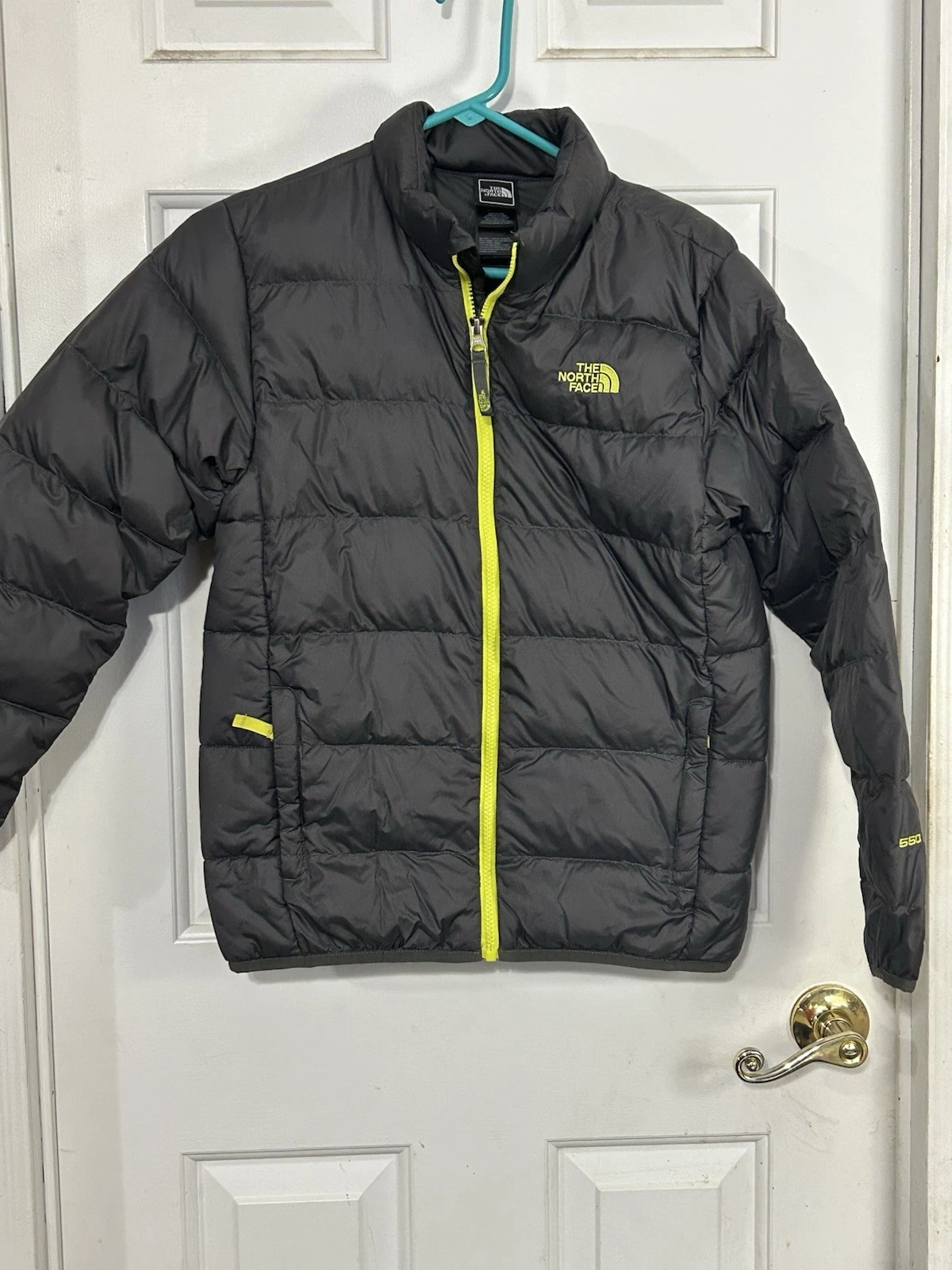 The North Face Boys 550 Down Puffer Jacket Gray with Gray lining Size L 14-16