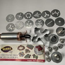 Vintage Mirro Cookie 