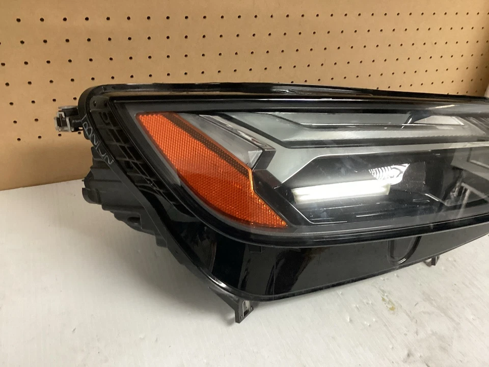 FARO PASAJERO DERECHO AUDI Q5 2021-2023 OEM Foto 3 de 4