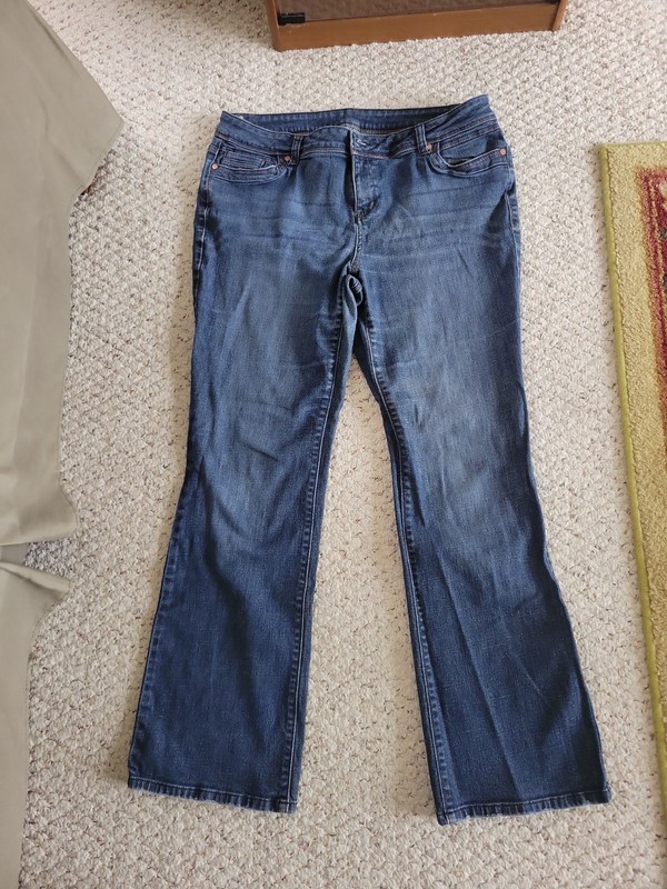 Simply Vera Wang Women’s Jeans Blue Size 16