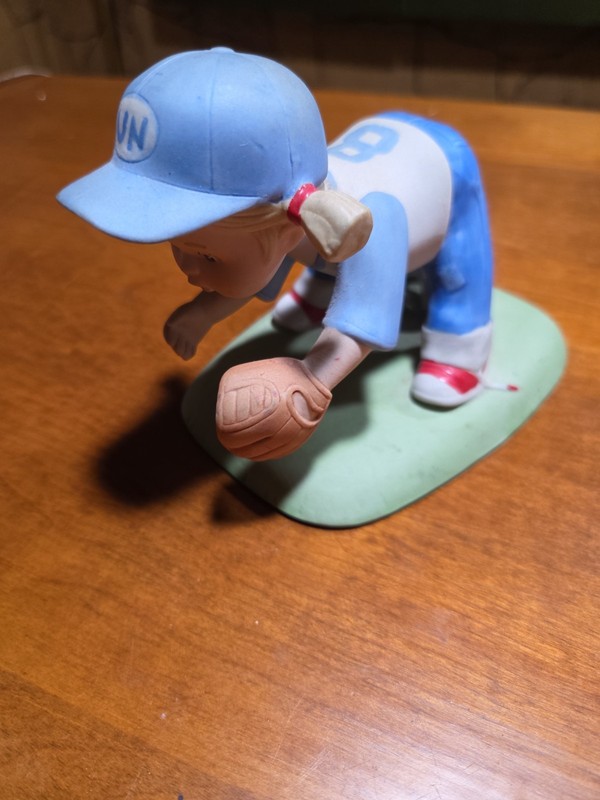 The U.N. Children Franklin Mint  Jennifer from USA Baseball 1980 Porcelain