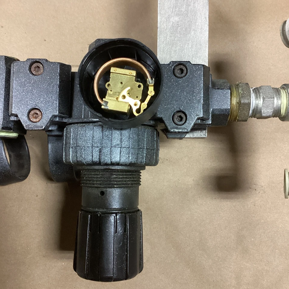 PARKER 07F42AC PNEUMATIC FILTER HOUSING, 07R318AC * See Photos* D9 - Image 4 of 4