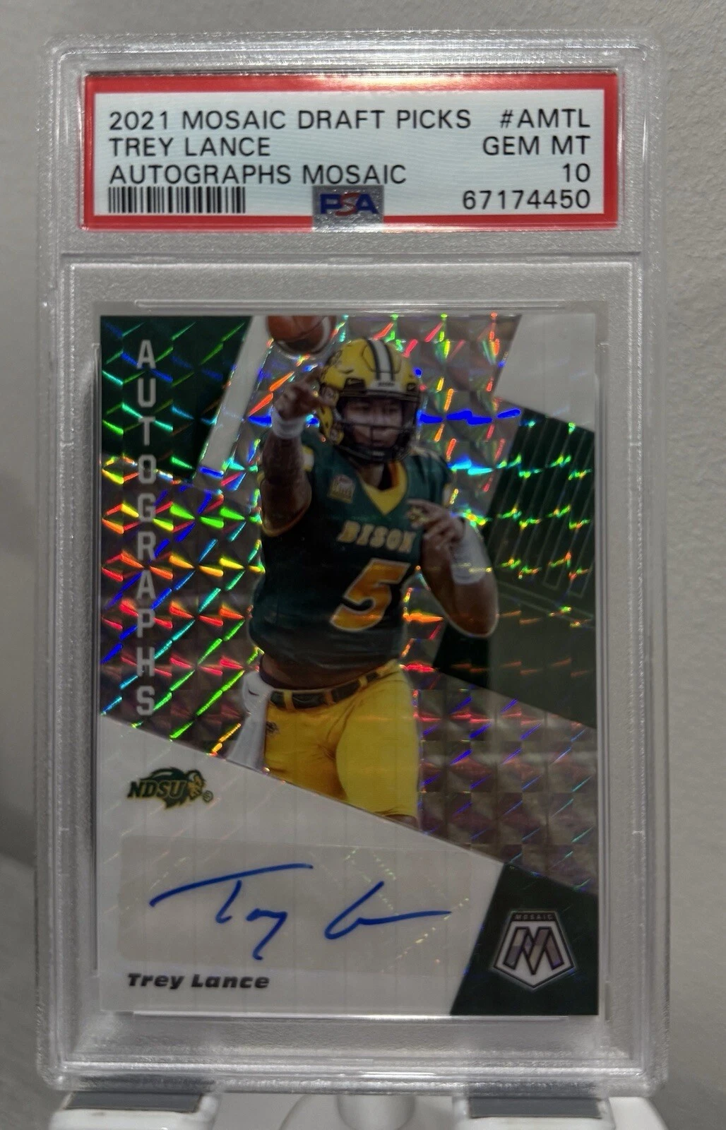 Trey Lance Panini Mosaic Draft Picks Autographs Mosaic #AMTL Base