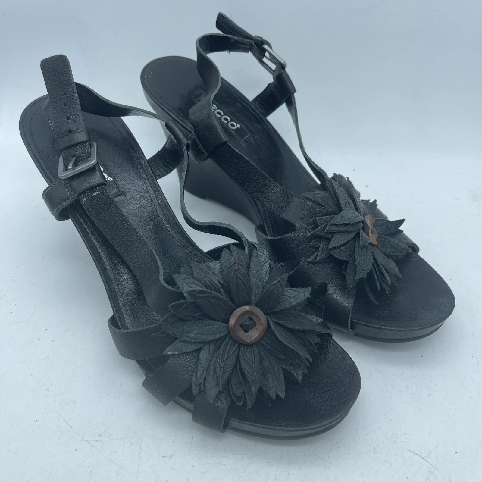 Ecco sandalo in pelle con zeppa nero donna tg 39 8 8 5 slingback punta con bottoni a fiori