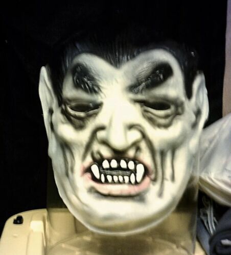Adult Count Dracula Rubber Half Mask Vampire Horror Halloween Halloween Costume - Picture 1 of 2
