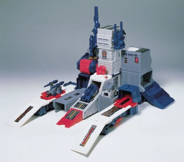 Transformers Encore 23 Fortress Maximus Takara Tomy Reissue G1 - Image 3 of 4