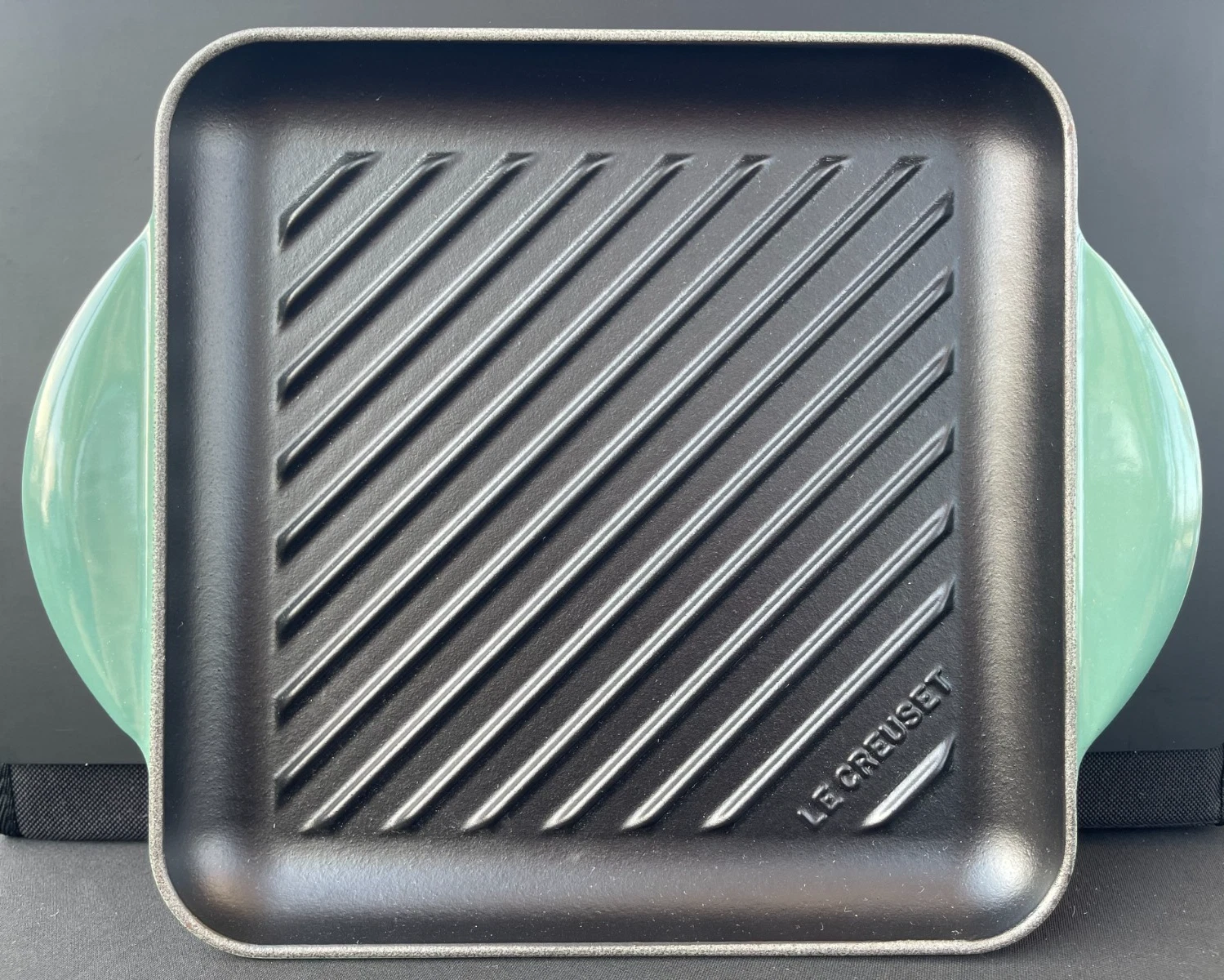 LE CREUSET Enameled Cast Iron Square Grill Pan Griddle 9.5" - Artichaut (Green)