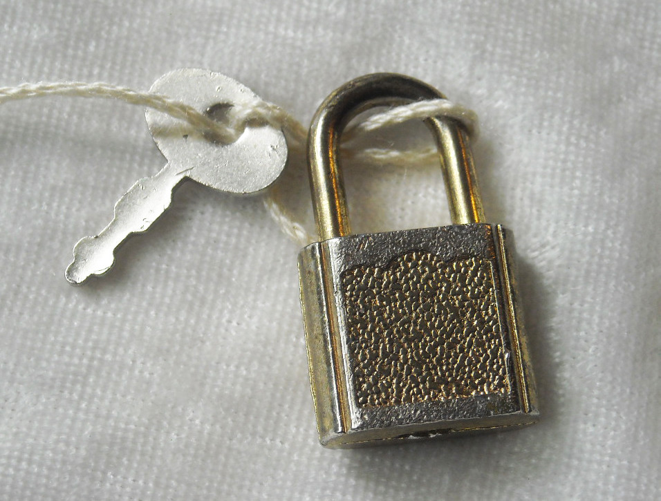Vintage SMALL Gold-tone keyed PADLOCK with KEY for luggage
