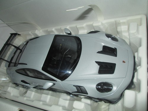 1:12 Porsche 911 / 992 GT3 RS plata / negro Norev edición limitada